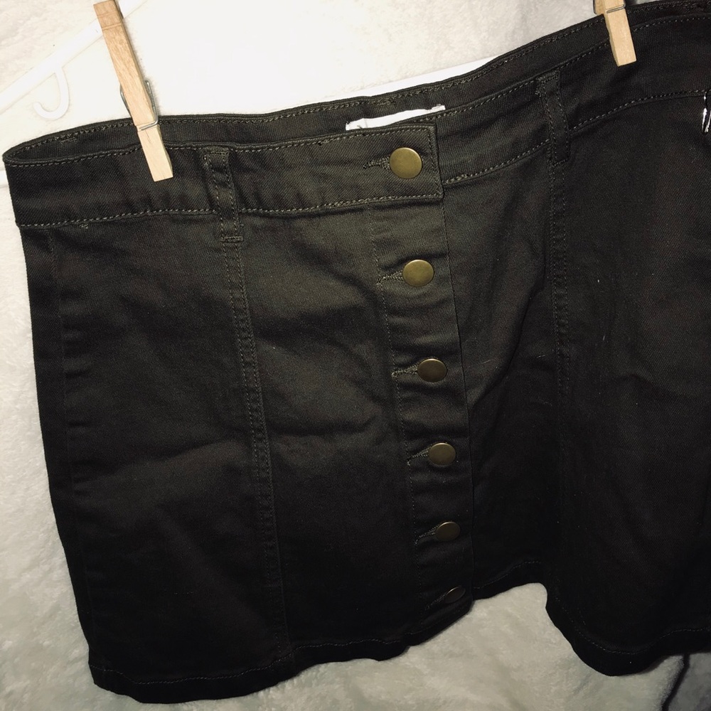 🤎 Skirt, Button Down Skirt NWT